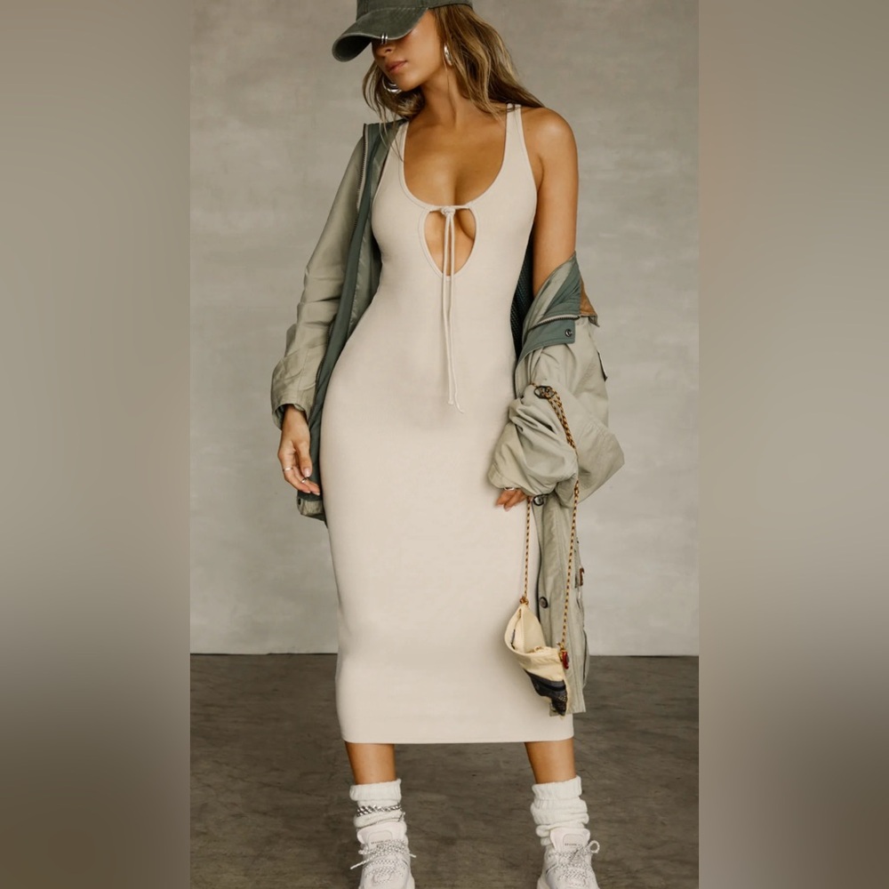 Joah Brown NWT plunge tie midi dress in dune